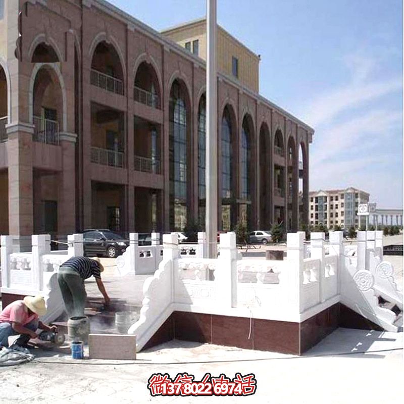 高雅華麗的漢白玉雕塑升旗臺，為你的飛機場增添華麗色彩