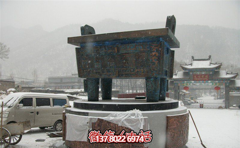 大型仿古青銅雕塑，營造獨特的戶外景觀