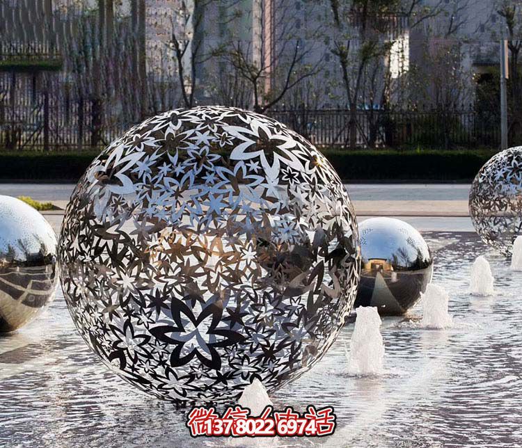 不銹鋼噴泉球雕塑，創(chuàng)意點(diǎn)亮廣場(chǎng)
