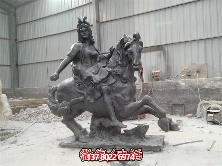 超越傳統，探索未知的玻璃鋼騎馬擺件